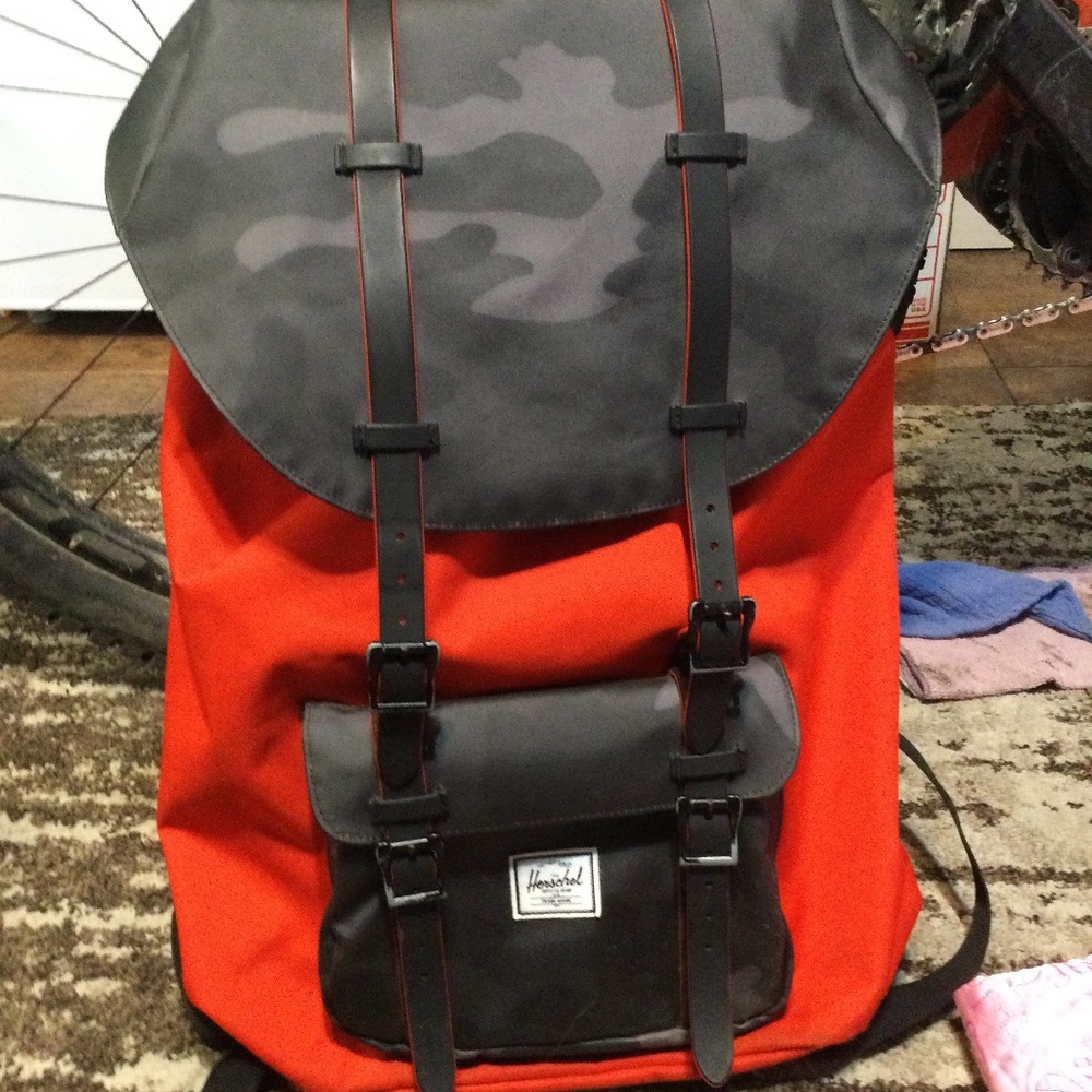 HERSCHEL Supply: Lil America red/black camo backpack
